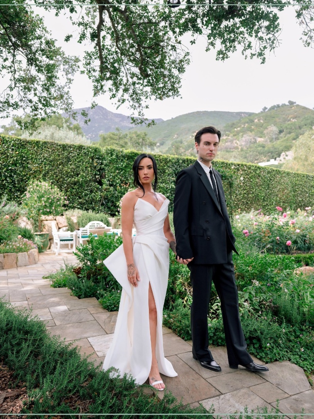 $8500 Monique Lhuillier Fall 2025 Arden Column Corset Runway Gown